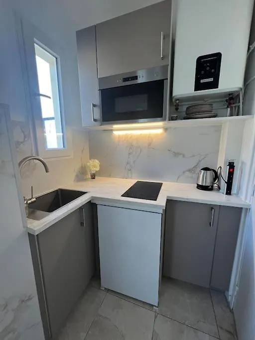 Charming Studio With Terrace Apartment Nice