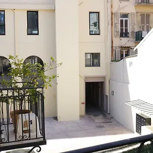 Luxueux 3 Pieces - Wilson Apartment